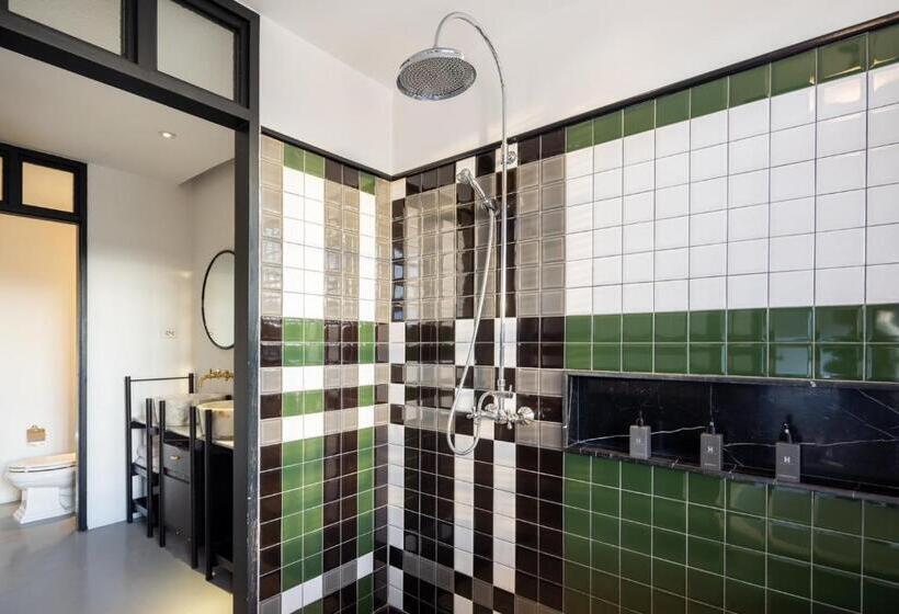 غرفة قياسية, Ping Silhouette