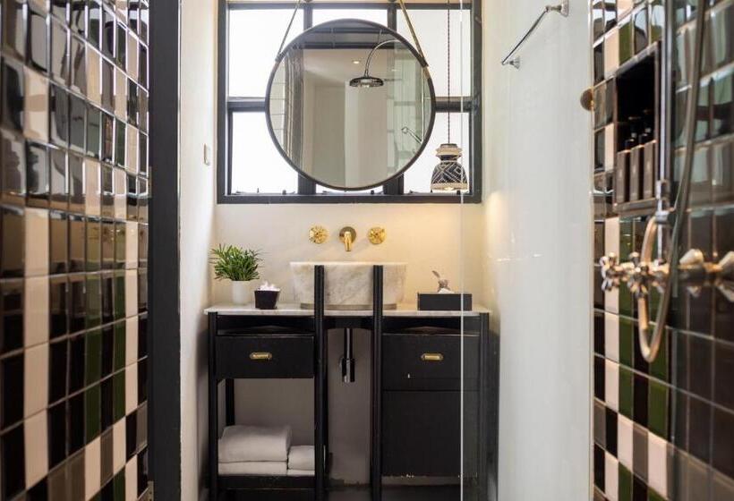 غرفة قياسية, Ping Silhouette