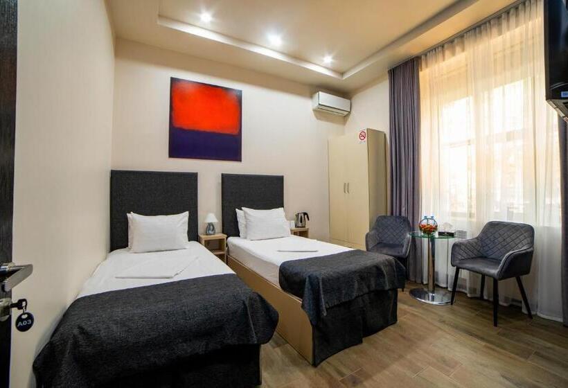 Camera Comfort, Elysium Gallery