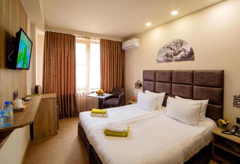 Camera Superiore, Elysium Gallery