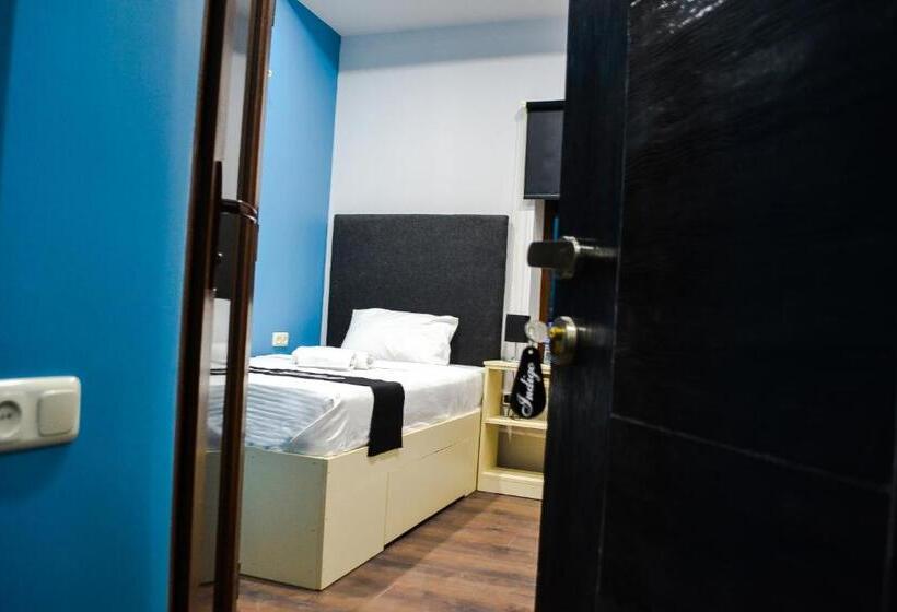 Camera Standard Individuale, Elysium Gallery