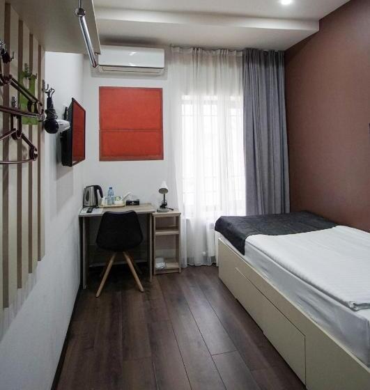 Camera Standard Individuale, Elysium Gallery