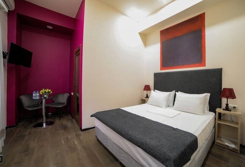 Camera Comfort, Elysium Gallery