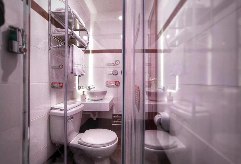 Quarto Triplo Standart, Illas Inn