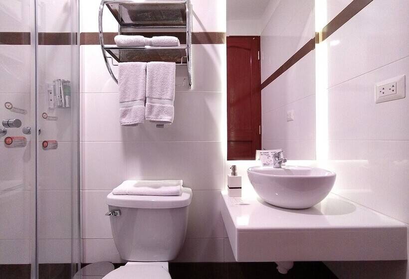 Quarto Familiar, Illas Inn