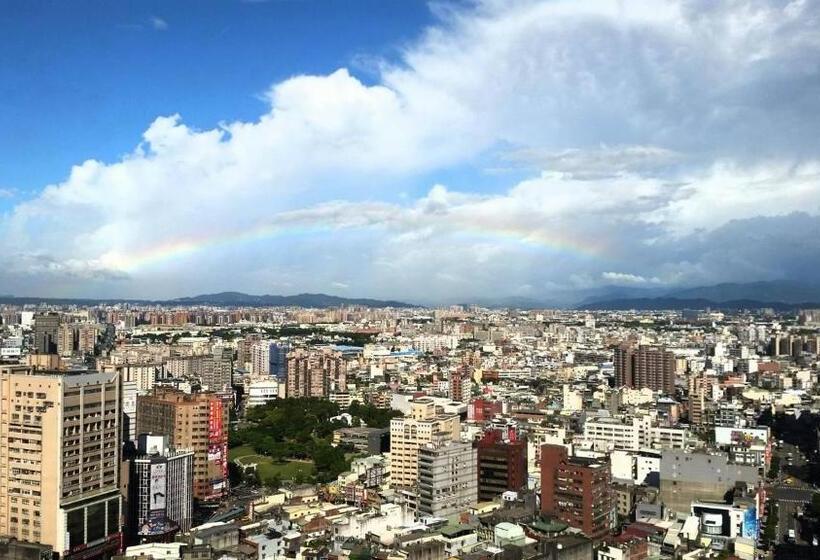 سوییت لوکس, Le Midi Hotel Jungli