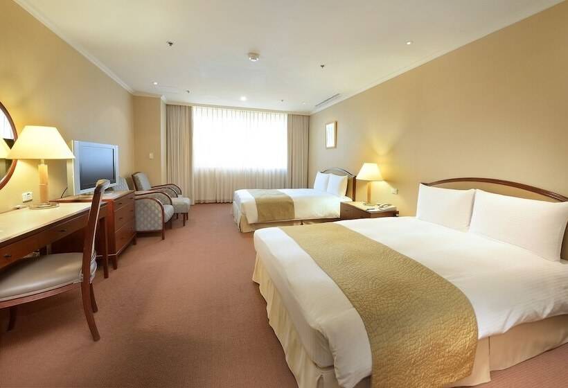 اتاق استاندارد چهار تخته, Le Midi Hotel Jungli