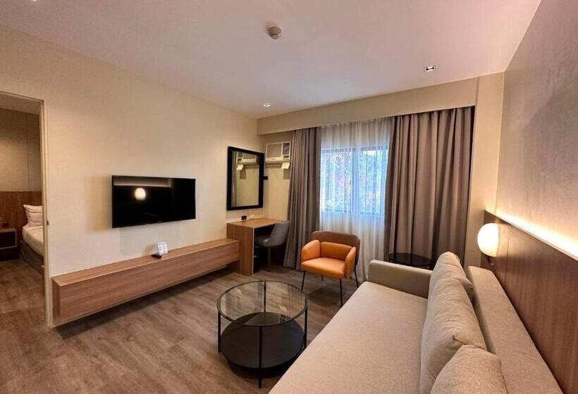 סוויטה אקזקיוטיב, Luisita Central Park