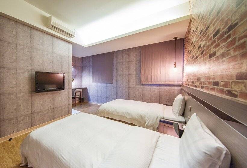 اتاق استاندارد, Military 75