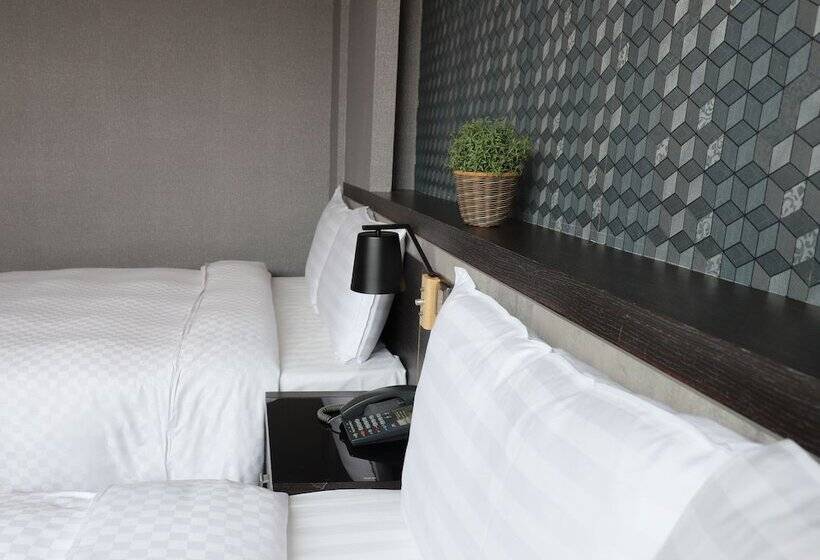 اتاق خانوادگی, Military 75