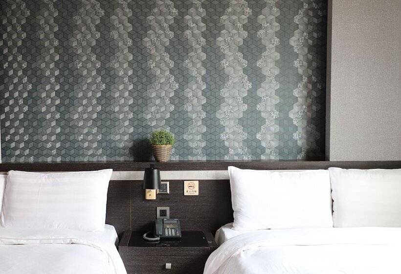 اتاق خانوادگی, Military 75