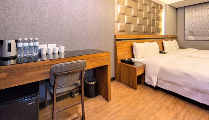 اتاق خانوادگی, Military 75