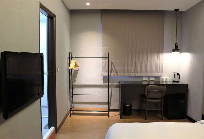 اتاق سوپریور, Military 75