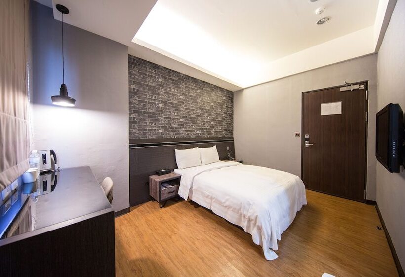 اتاق سوپریور, Military 75