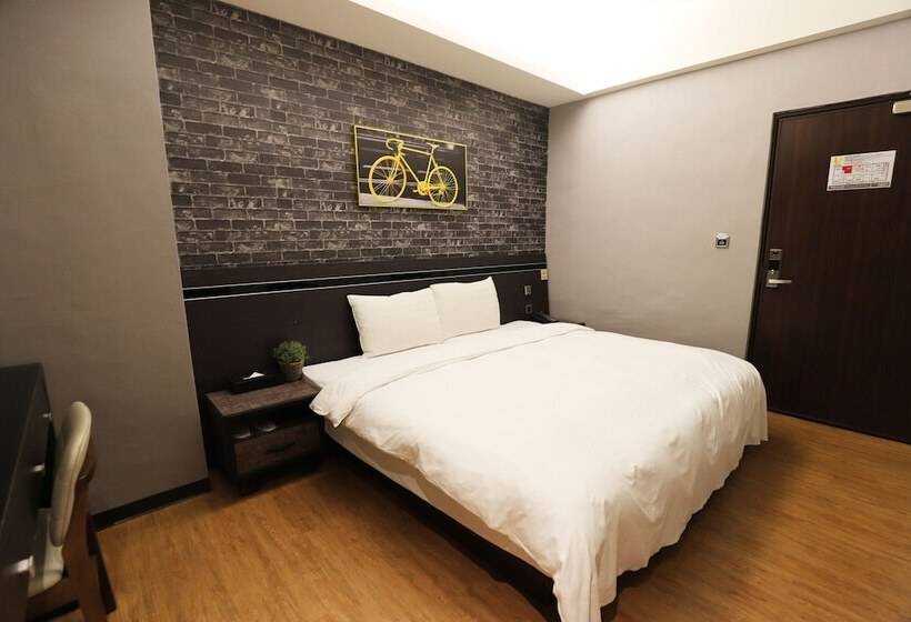 اتاق سوپریور, Military 75