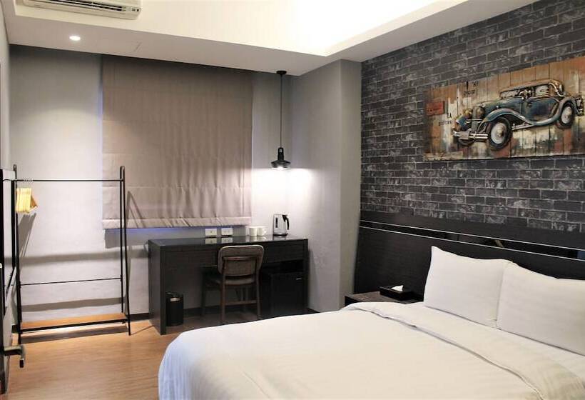 اتاق سوپریور, Military 75