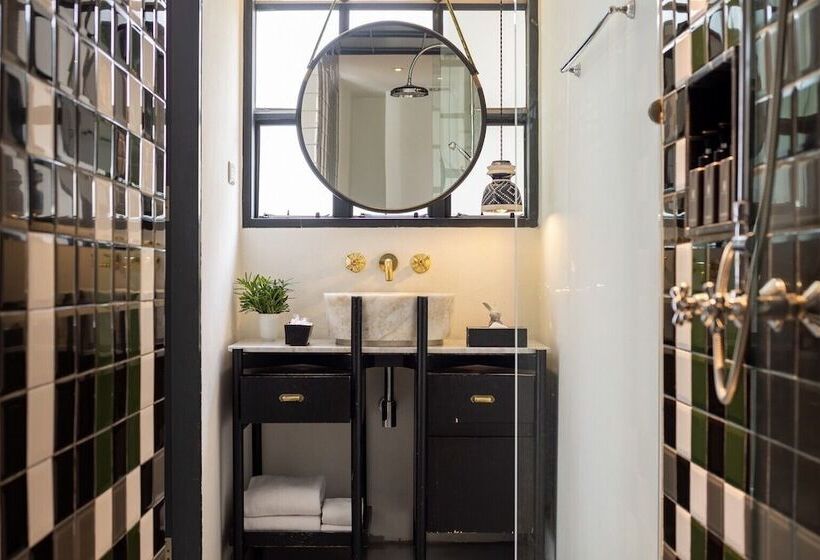 غرفة قياسية, Ping Silhouette