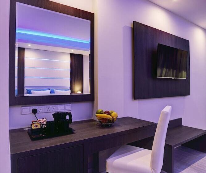 اتاق استاندارد سه نفره, The Josephine Boutique