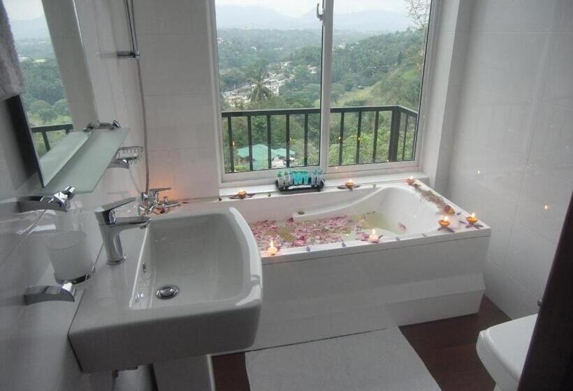 جناح عائلي, Villa Arunalu Kandy