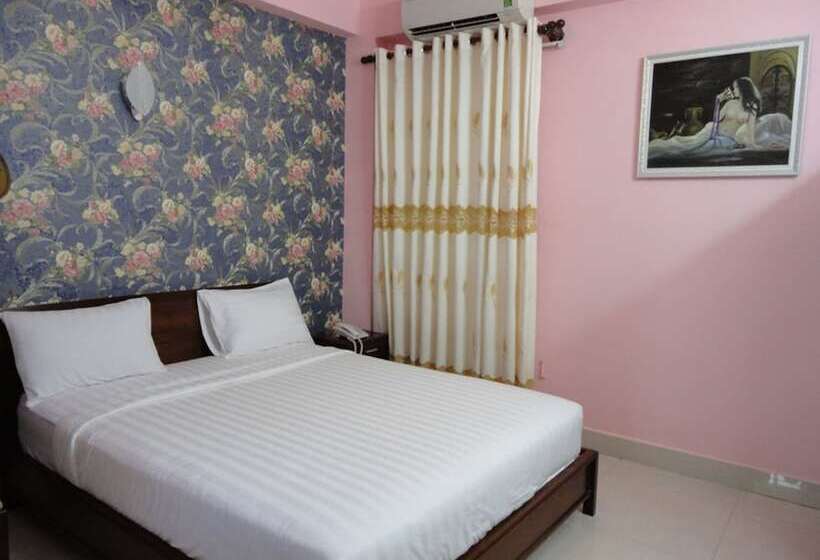 اتاق خانوادگی, Yen Trang 1