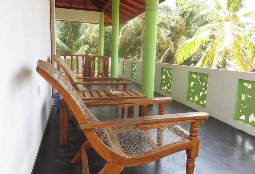 غرفة ديلوكس مطلّة علي البحر مزوَّدة بشُرفة, Beach Lagoon Guesthouse