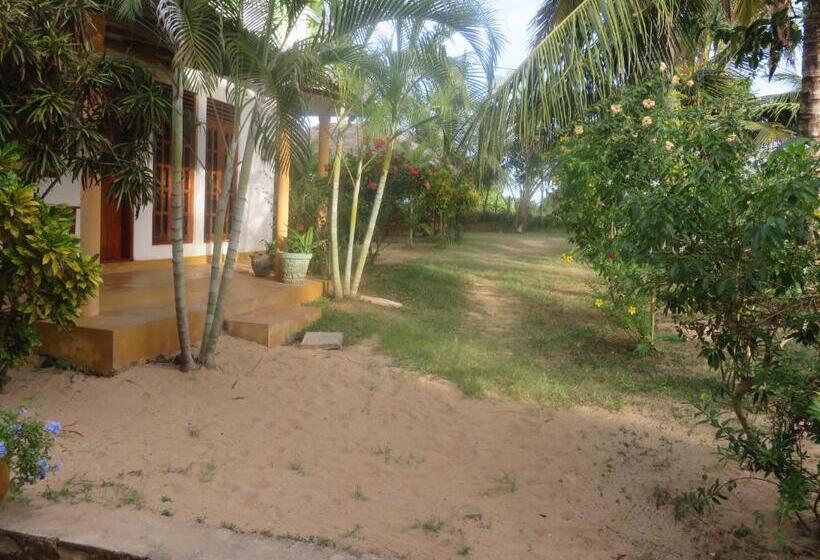 Номер Стандарт Вид на Сад, Beach Lagoon Guesthouse