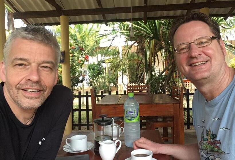 بنجلو قياسى مطلّ علي الحديقة, Beach Lagoon Guesthouse