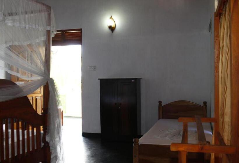 غرفة ديلوكس ثلاثية مطلة على البحر, Beach Lagoon Guesthouse