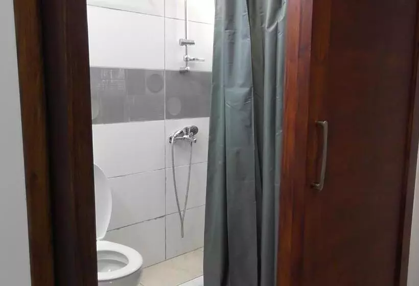 بانگلوی استاندارد, Bella Rosa Hotel Cyprus