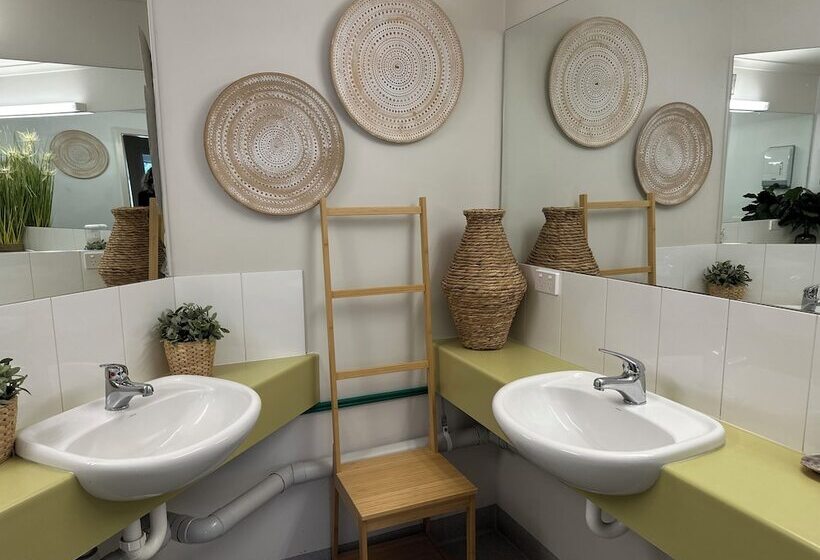 带共用浴室的标准房间, Sow And Piglets Guesthouse