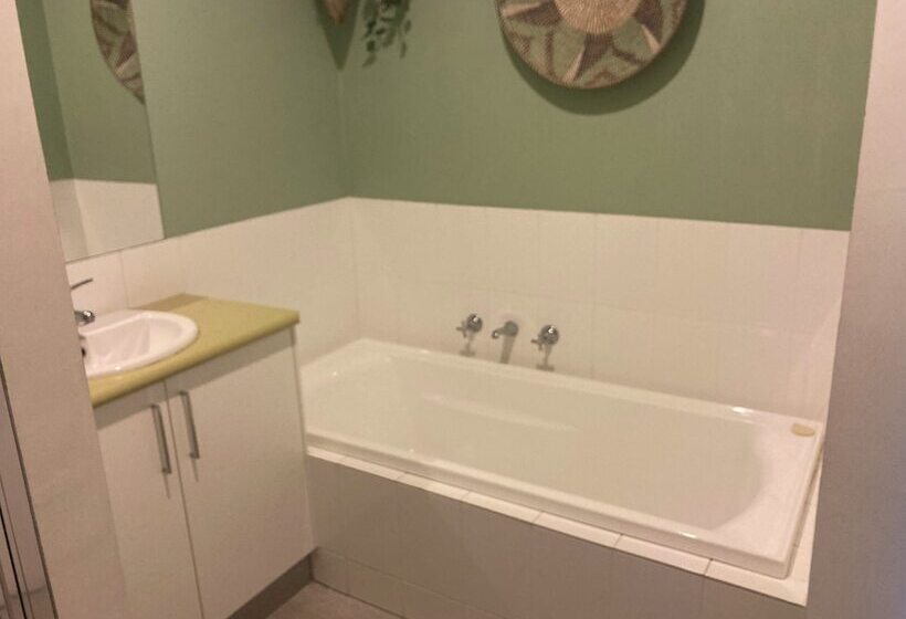 家庭间, Sow And Piglets Guesthouse