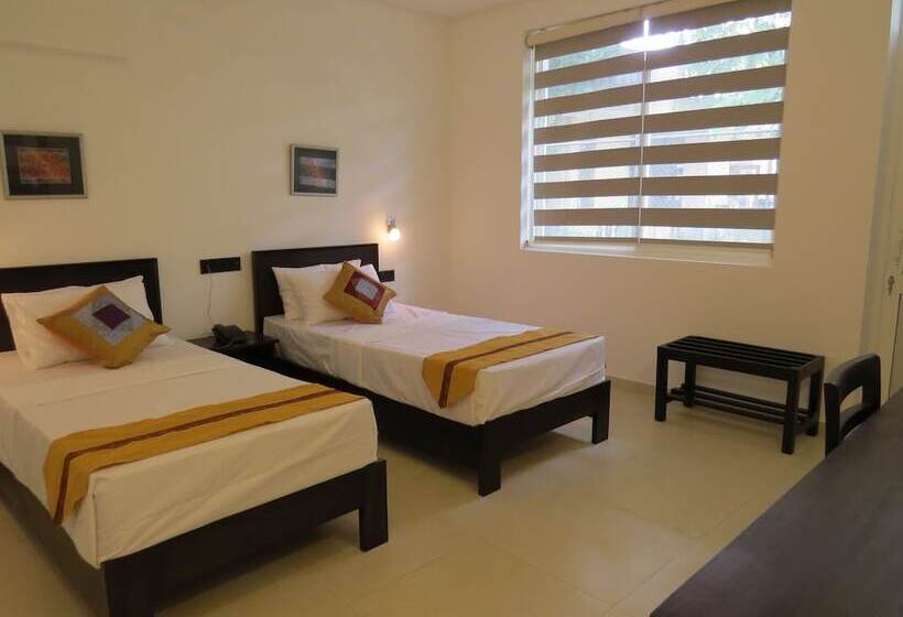 スタンダードルーム, Chapelton House