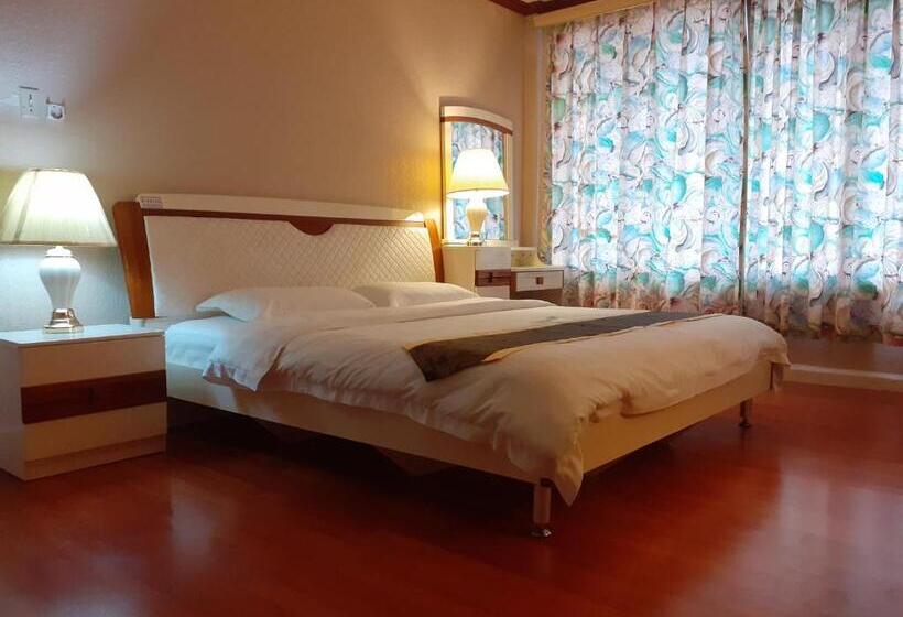 سوئیت 2 خوابه, Beach Garden