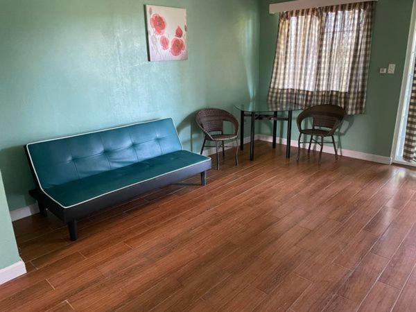 سوییت, Beach Garden