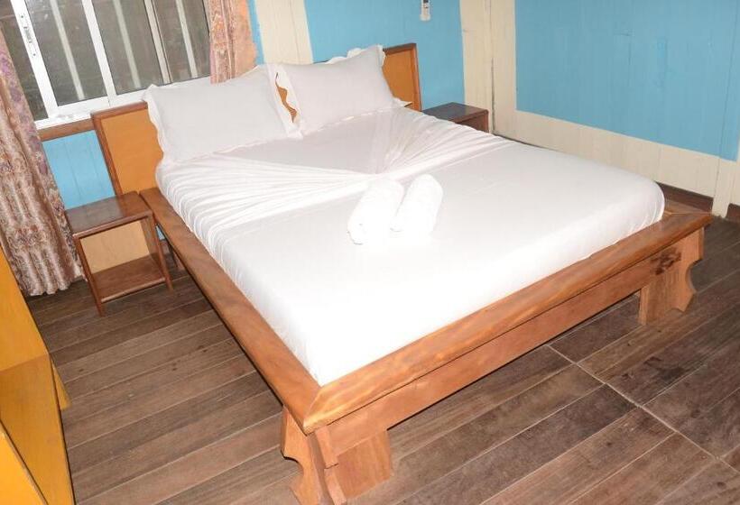 کلبه ییلاقی, Hôtel Restaurant Gites Kribi