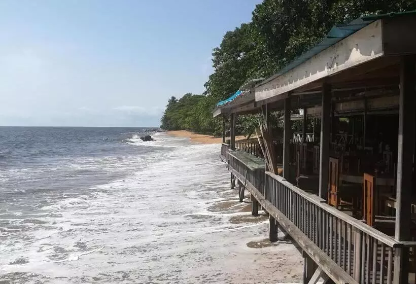 بانگلوی استاندارد, Hôtel Restaurant Gites Kribi