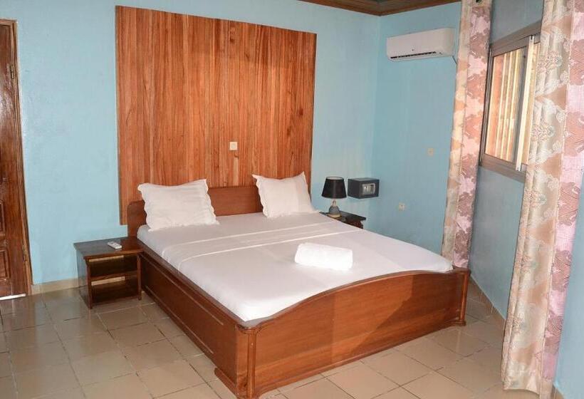 کابین, Hôtel Restaurant Gites Kribi