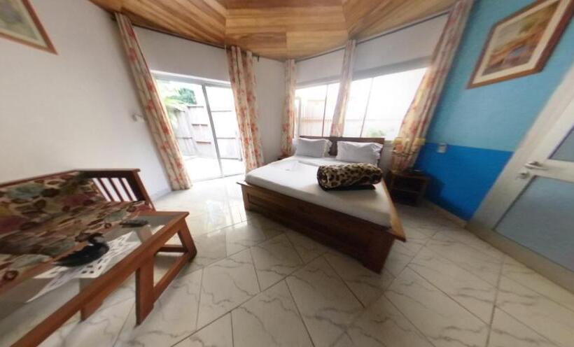 اتاق سوپریور, Hôtel Restaurant Gites Kribi