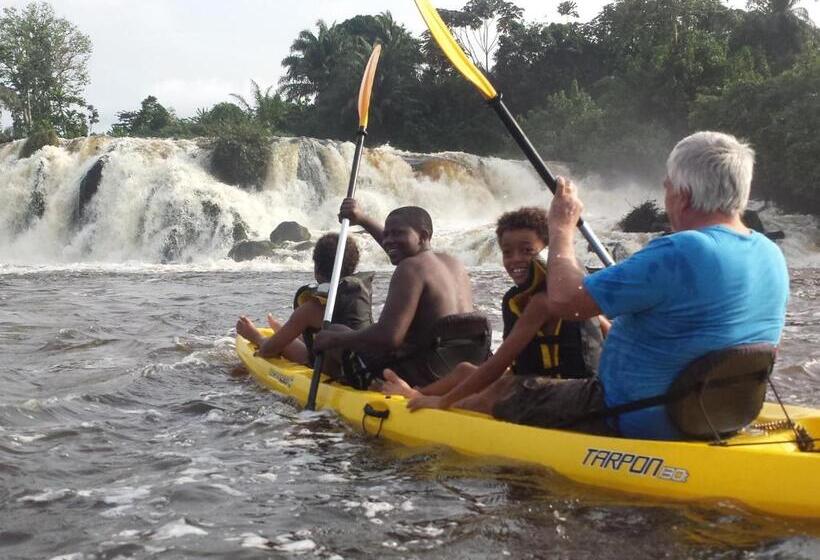 بانگلوی استاندارد, Hôtel Restaurant Gites Kribi