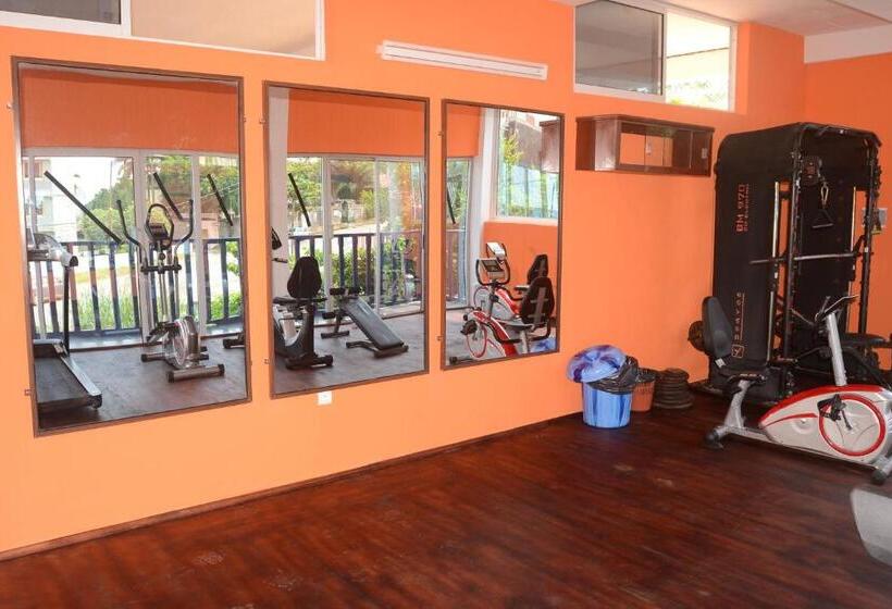 بانگلوی استاندارد, Hôtel Restaurant Gites Kribi