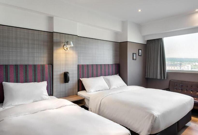 اتاق استاندارد سه نفره, River Inn Kenting