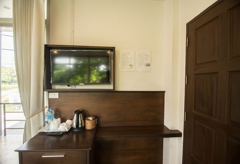 Номер Deluxe с Балконом, Lanta Nice Beach House