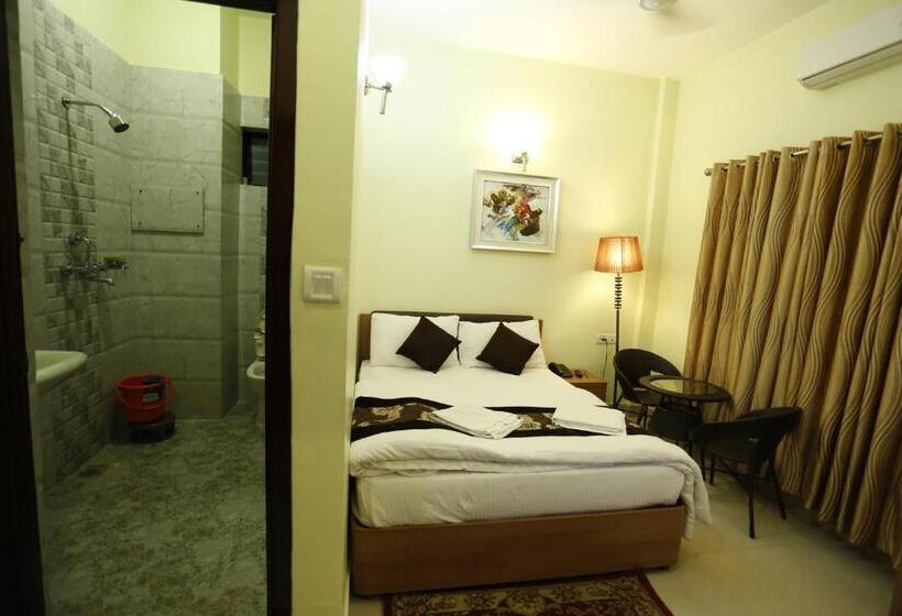 اتاق لوکس, Mahadev