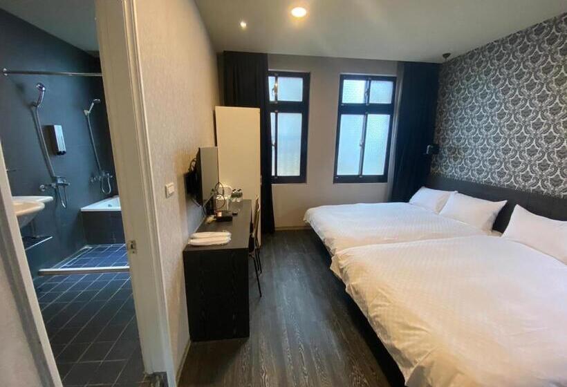 اتاق استاندارد چهار تخته, Main Inn Taipei