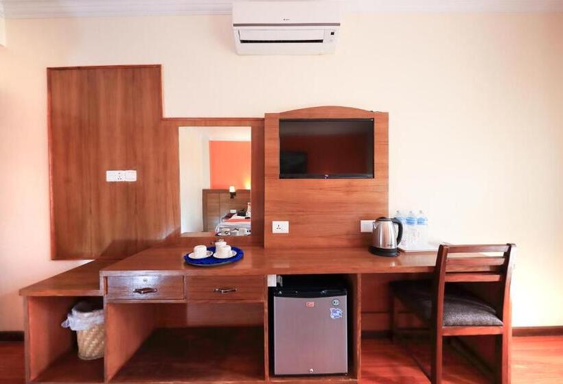 اتاق لوکس, Mums Home, A Classical Comfort