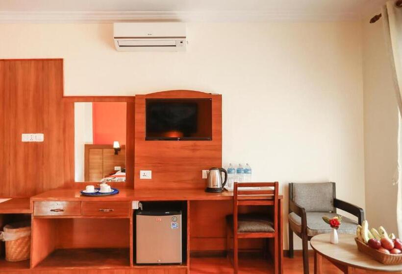 اتاق لوکس, Mums Home, A Classical Comfort