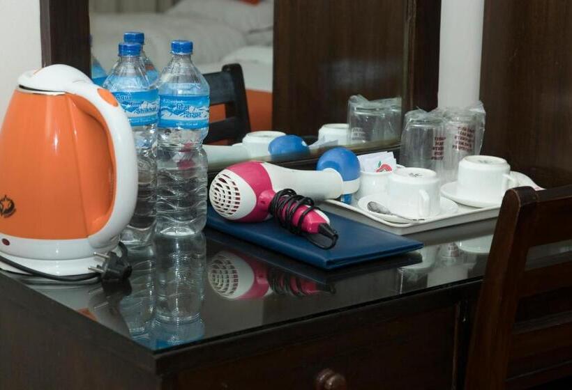 اتاق لوکس, Mums Home, A Classical Comfort