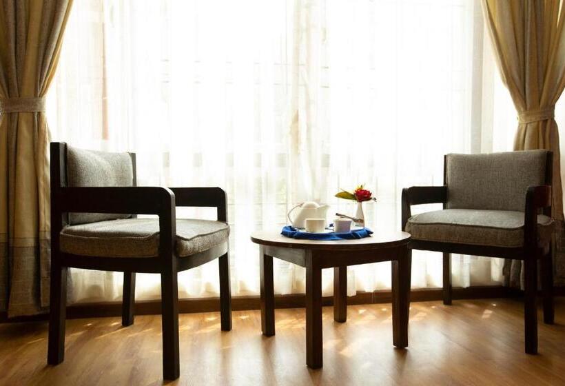 اتاق لوکس, Mums Home, A Classical Comfort