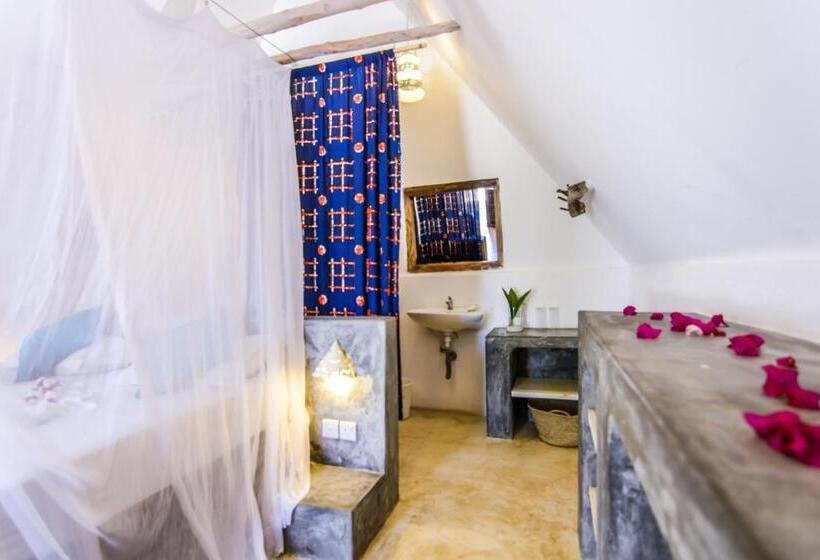 バンガロープールビュー, Nur Beach