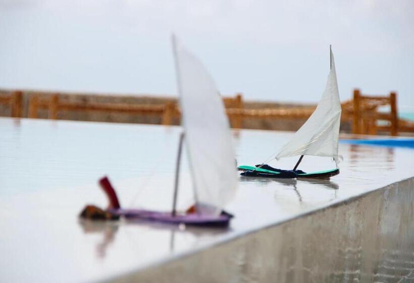 バンガロープールビュー, Nur Beach